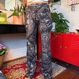 Fashion Brand Company camo print yoga pants